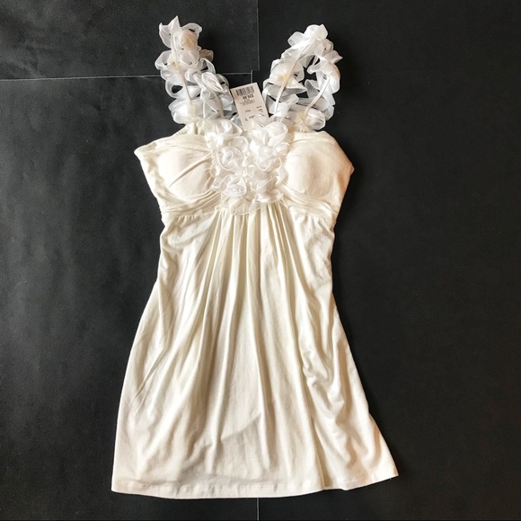 Dating Clothing Tops - NWT New Dating medium white flower tank top shirt